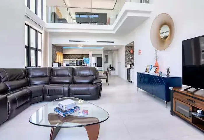 Penthouse Luxury Villa *